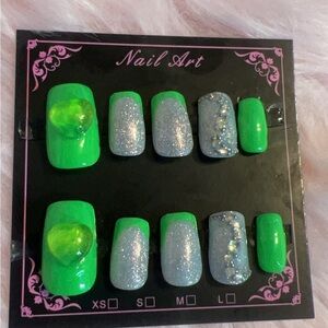 Green Dazzle Press On Nails